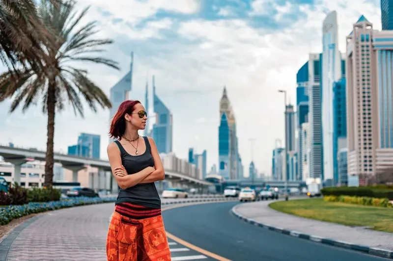 5 شركات تطلب عمال في الامارات بدون خبرة ولا دبلوم